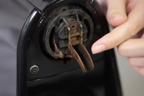 Dirty Nespresso machine: Remove bacteria & mould thoroughly by using CaffeNu cleaning pods